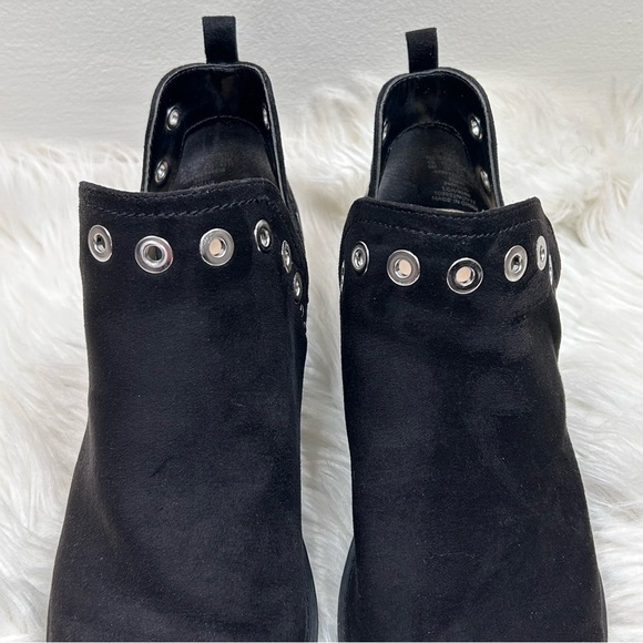 Roebuck & Co Black Vegan Suede Silver Grommet Detail Ankle Boots Booties Size 9 - Picture 4 of 12